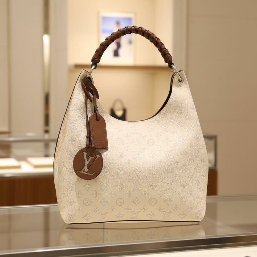 Louis Vuitton Carmel Hobo Mahina Leather Creme Off-White Shoulder Bag Pristine Condition Previously Owned Authentic