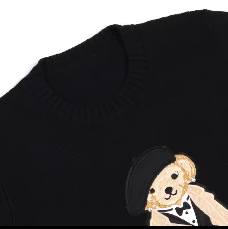 Luxury Bear Motif Knit
Sweater for Women - Black
Long-Sleeve Pullover, Winter Statement Knitwear