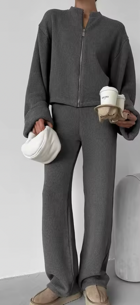 Soft Knit Two-Piece Lounge Set for Women – Cozy Winter Relaxed Fit – Premium Comfort Wear