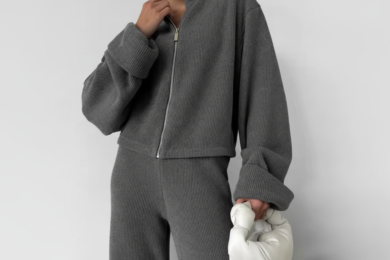 Soft Knit Two-Piece Lounge Set for Women – Cozy Winter Relaxed Fit – Premium Comfort Wear