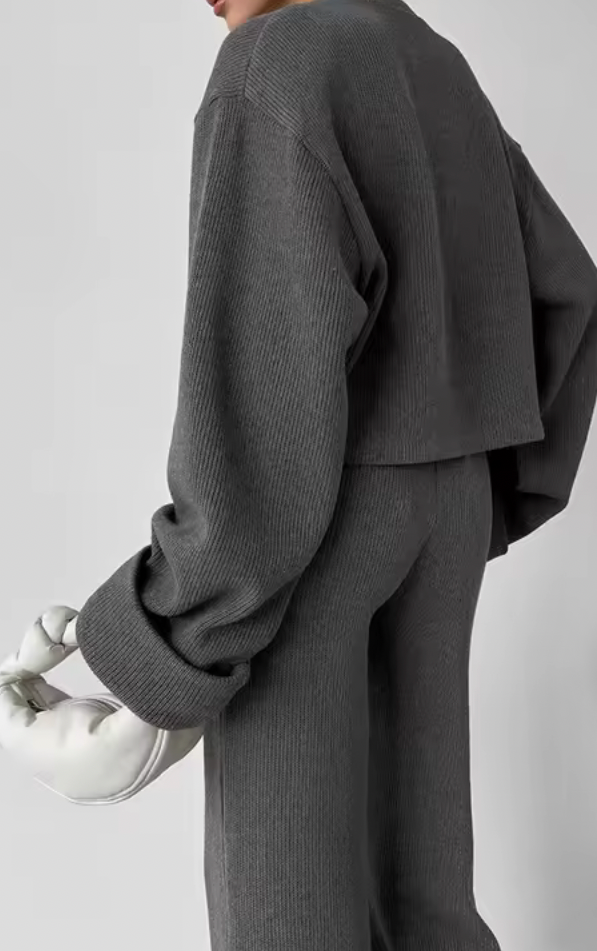 Soft Knit Two-Piece Lounge Set for Women – Cozy Winter Relaxed Fit – Premium Comfort Wear