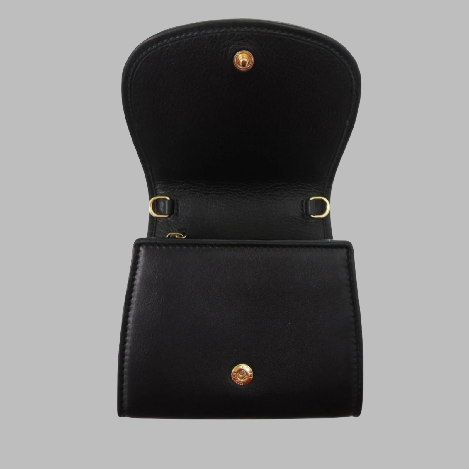Gucci  Medium Chain Shoulder Wallet Authentic Previously Owned